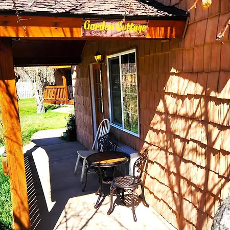 Arrowhead Country Cabins Mount Carmel Room photo