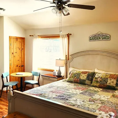 Arrowhead Country Cabins Mount Carmel Room photo